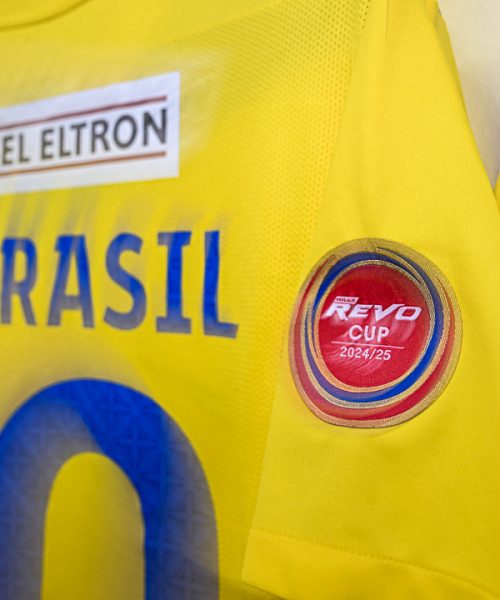 Alternative view of อาร์มทอง Arm Badge Champions Revo Cup 2024/25